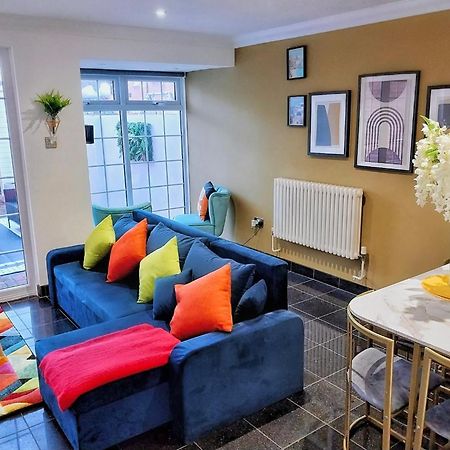Charming 3-Bedroom House With Garden In Portsmouth, Close Parking, Train Station & Gunwharf Kültér fotó
