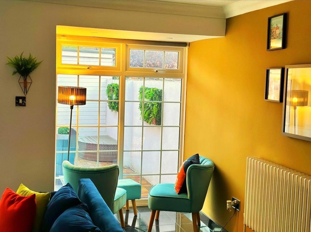 Charming 3-Bedroom House With Garden In Portsmouth, Close Parking, Train Station & Gunwharf Kültér fotó